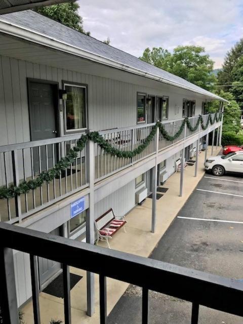 Four Seasons Inn Maggie Valley Extérieur photo